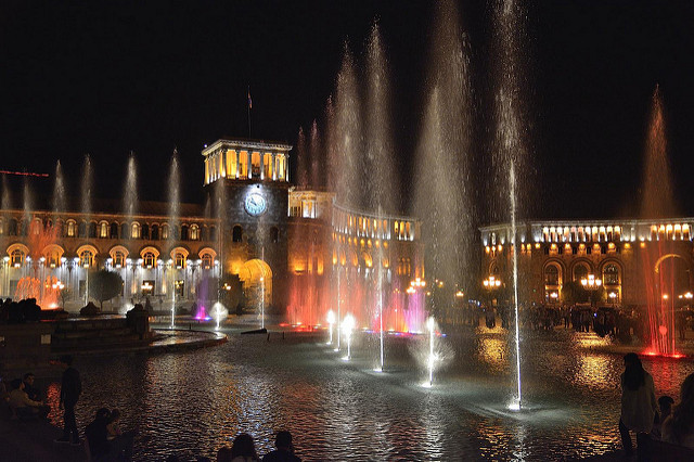 armenia republic square fountains